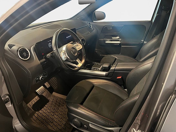 Mercedes-Benz GLA 200 9 of 15