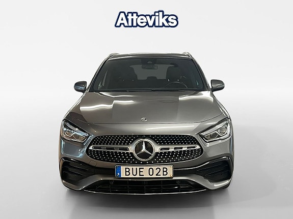 Mercedes-Benz GLA 200 8 of 15