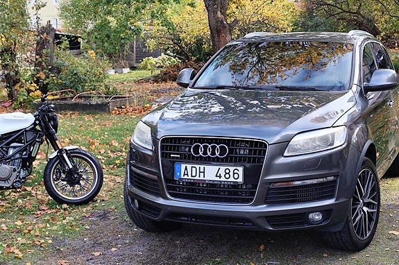 Audi Q7 7 of 7