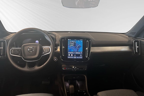 Volvo XC40 10 of 26