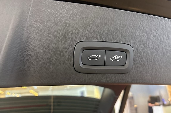 Volvo XC40 17 of 26