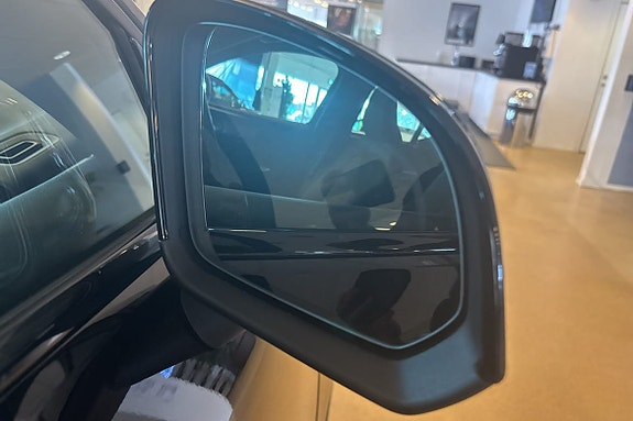 Volvo XC40 18 of 26
