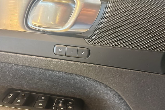 Volvo XC40 20 of 26