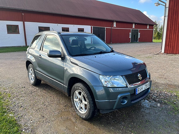 Suzuki Grand Vitara 4 of 6