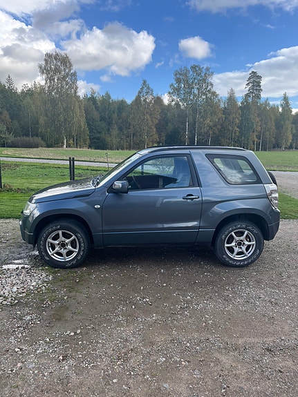 Suzuki Grand Vitara 5 of 6