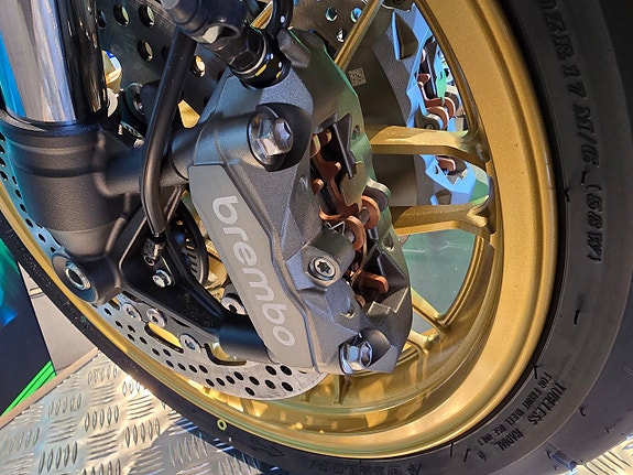 Kawasaki Z900RS SE 16 of 16