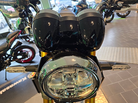 Kawasaki Z900RS SE 12 of 16