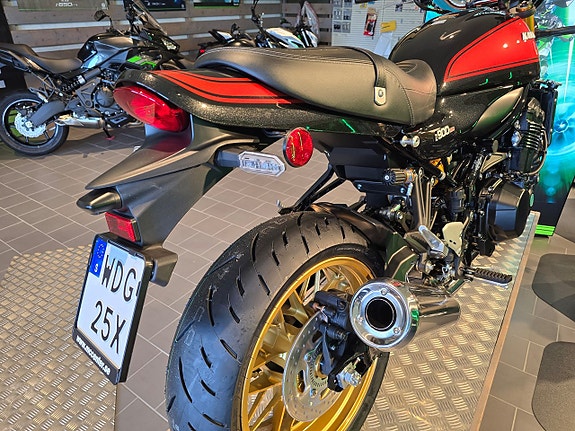 Kawasaki Z900RS SE 2 of 16