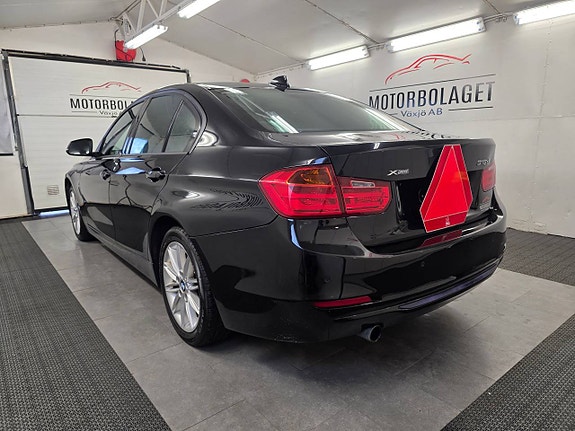BMW 320 2 of 11