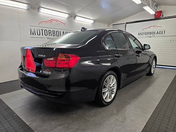 BMW 320 3 of 11
