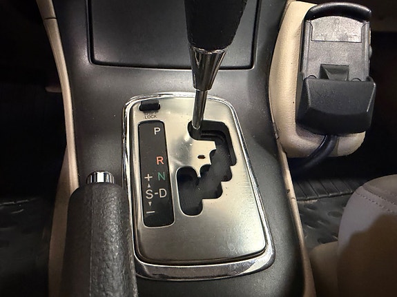 Toyota Avensis 13 of 16