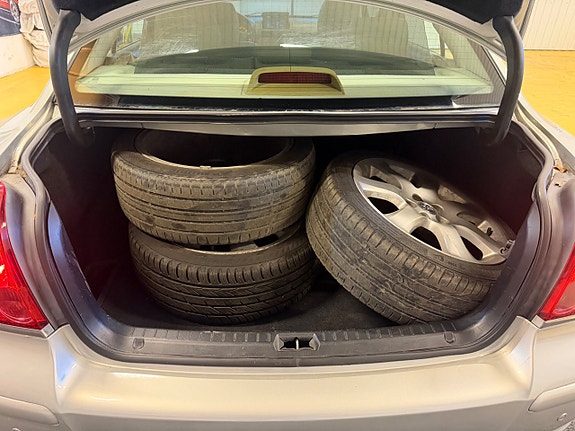 Toyota Avensis 16 of 16