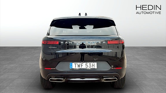 Land Rover Range Rover Sport 7 of 9