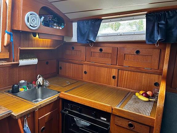 Hallberg Rassy 312 Mk2, nr 555 från 1988 11 of 11