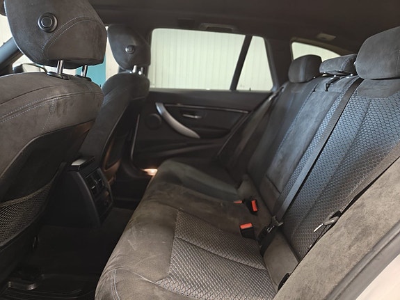 BMW 320d 19 of 22