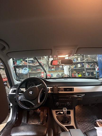 BMW 320d 4 of 4
