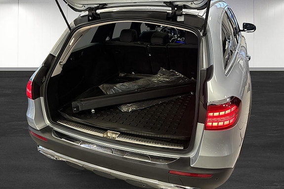 Mercedes-Benz E 220 d 12 of 25