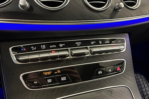 Mercedes-Benz E 220 d 22 of 25