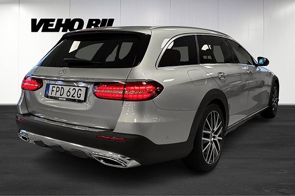 Mercedes-Benz E 220 d 3 of 25