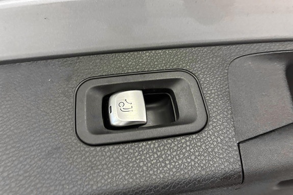 Mercedes-Benz E 220 d 14 of 25