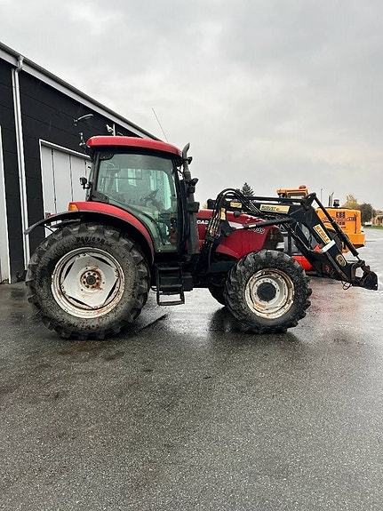 Case IH MXU 135 7 of 24