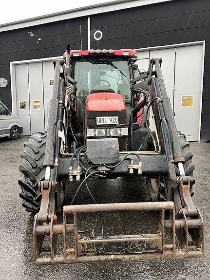 Case IH MXU 135 9 of 24