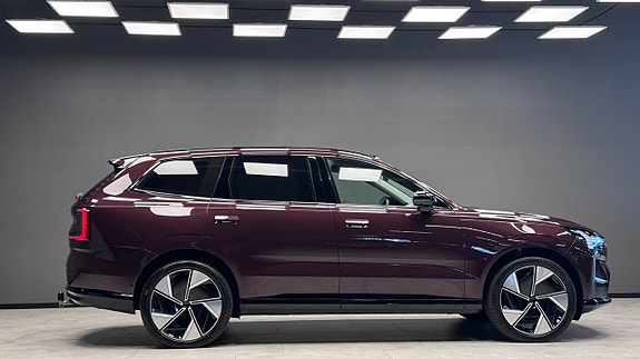 Volvo EX90 4 of 27