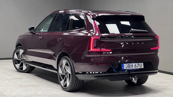 Volvo EX90 21 of 27