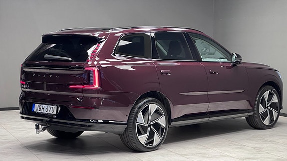 Volvo EX90 23 of 27