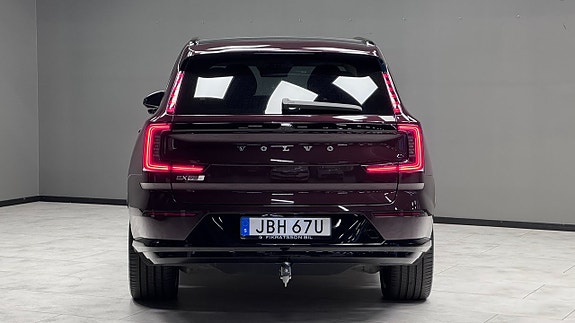 Volvo EX90 26 of 27