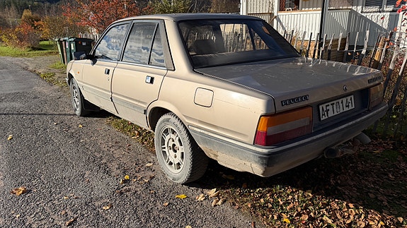 Peugeot 505 4 of 4
