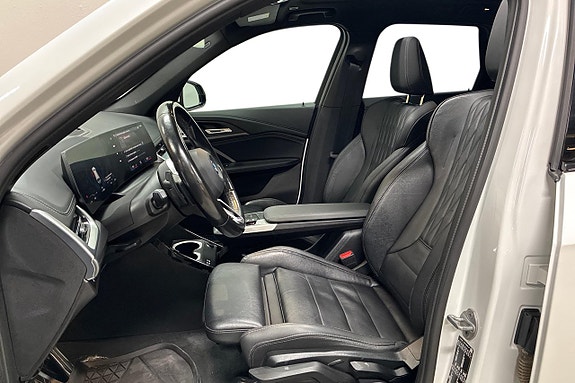 BMW iX1 13 of 30