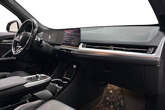 BMW iX1 15 of 30