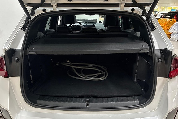 BMW iX1 10 of 30