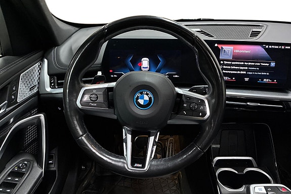 BMW iX1 17 of 30