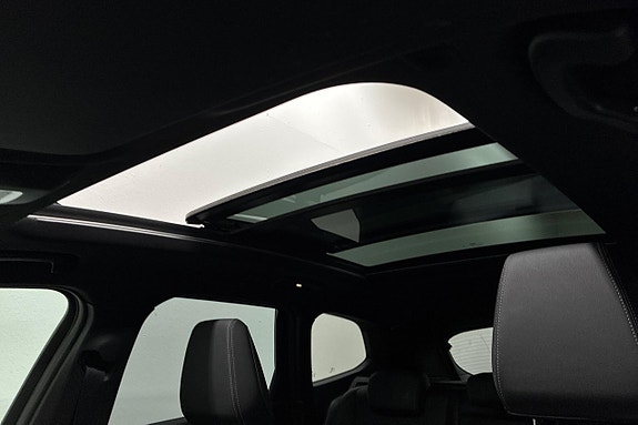 BMW iX1 28 of 30