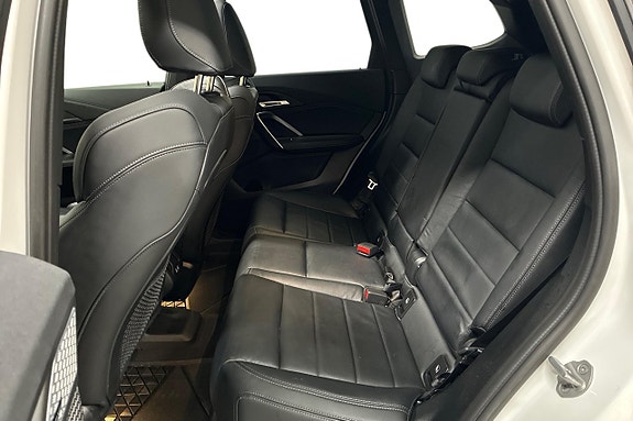 BMW iX1 14 of 30