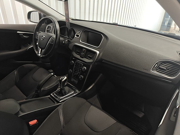 Volvo V40 11 of 20