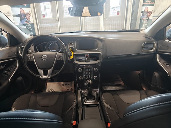 Volvo V40 16 of 20