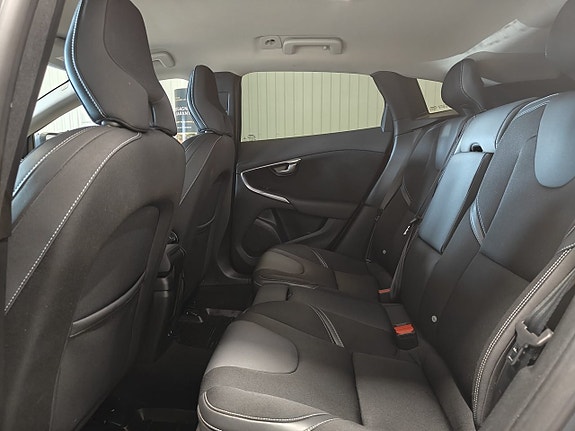 Volvo V40 14 of 20