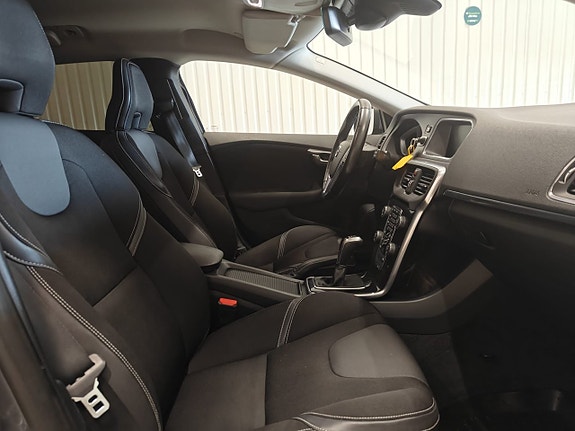 Volvo V40 13 of 20
