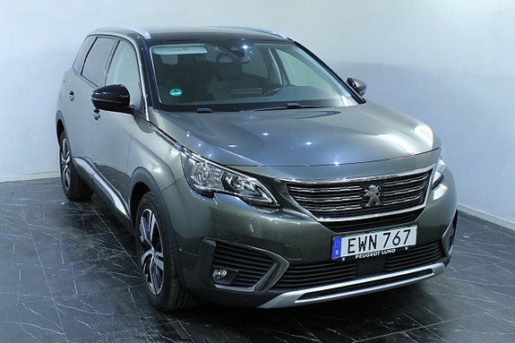 Peugeot 5008 2 of 12