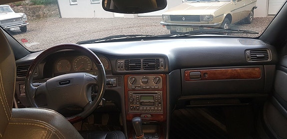 Volvo C70 11 of 29