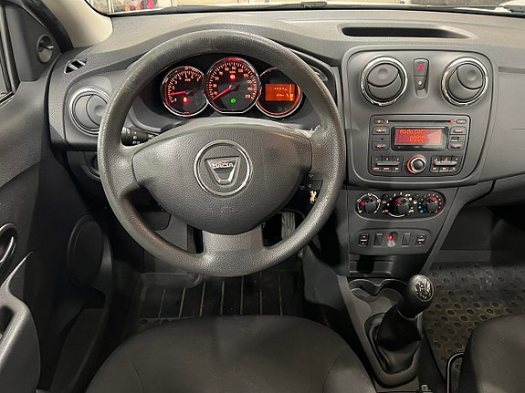 Dacia Logan 9 of 18