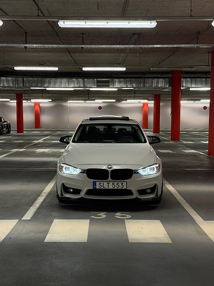BMW 328i 6 of 8