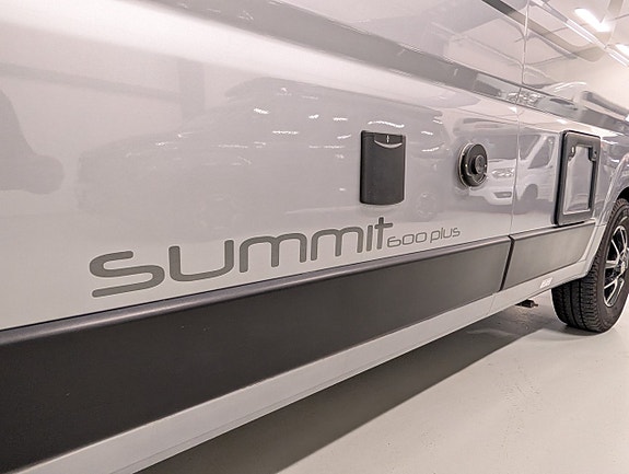 Pøssl Summit 600 Plus / Solcell / 140hk /  1595 mil / cykelhållare / TV 7 of 30