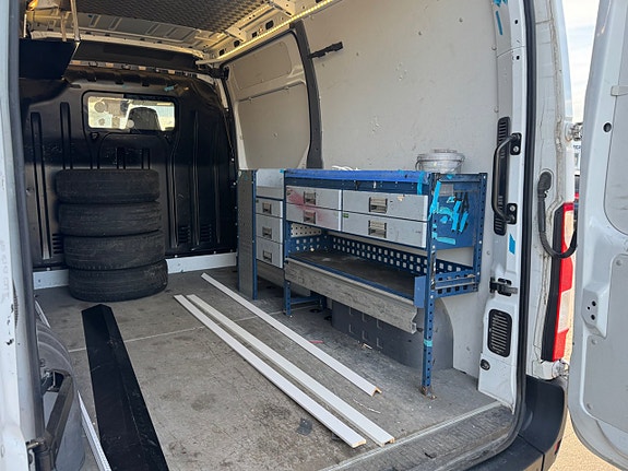 Nissan NV400 15 of 15