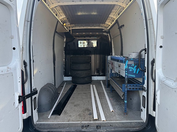 Nissan NV400 14 of 15