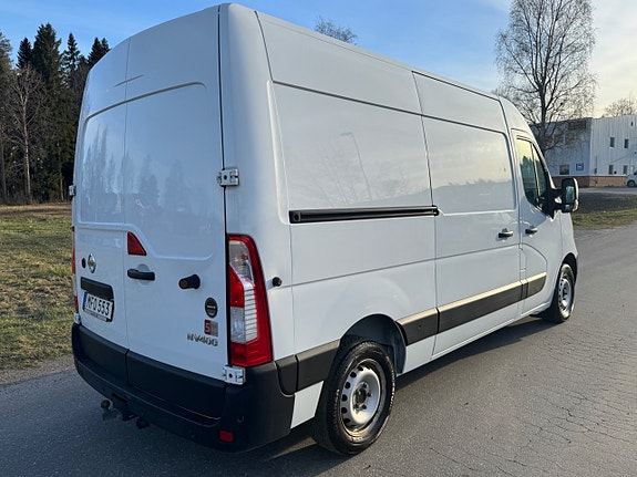 Nissan NV400 6 of 15