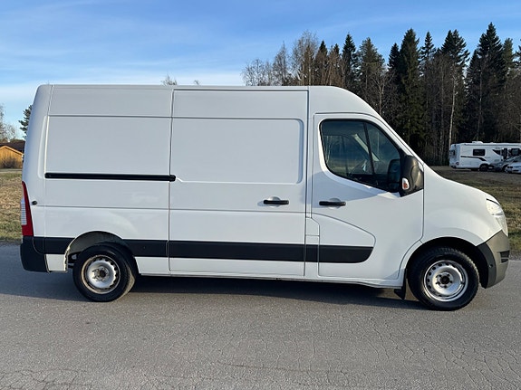 Nissan NV400 5 of 15